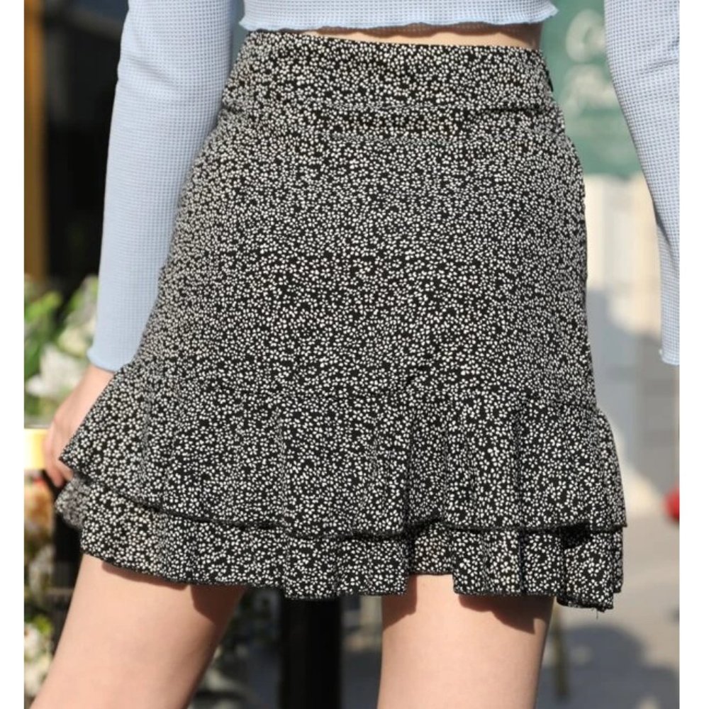 💥💥$5 SALE💥 Ditsy Hi Waist Ruffled Boho Skirt - Picture 6 of 7